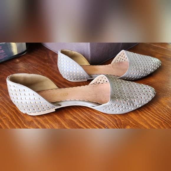 Restricted brand Mesh Flats in Taupe, size 7.5 - Picture 4 of 7